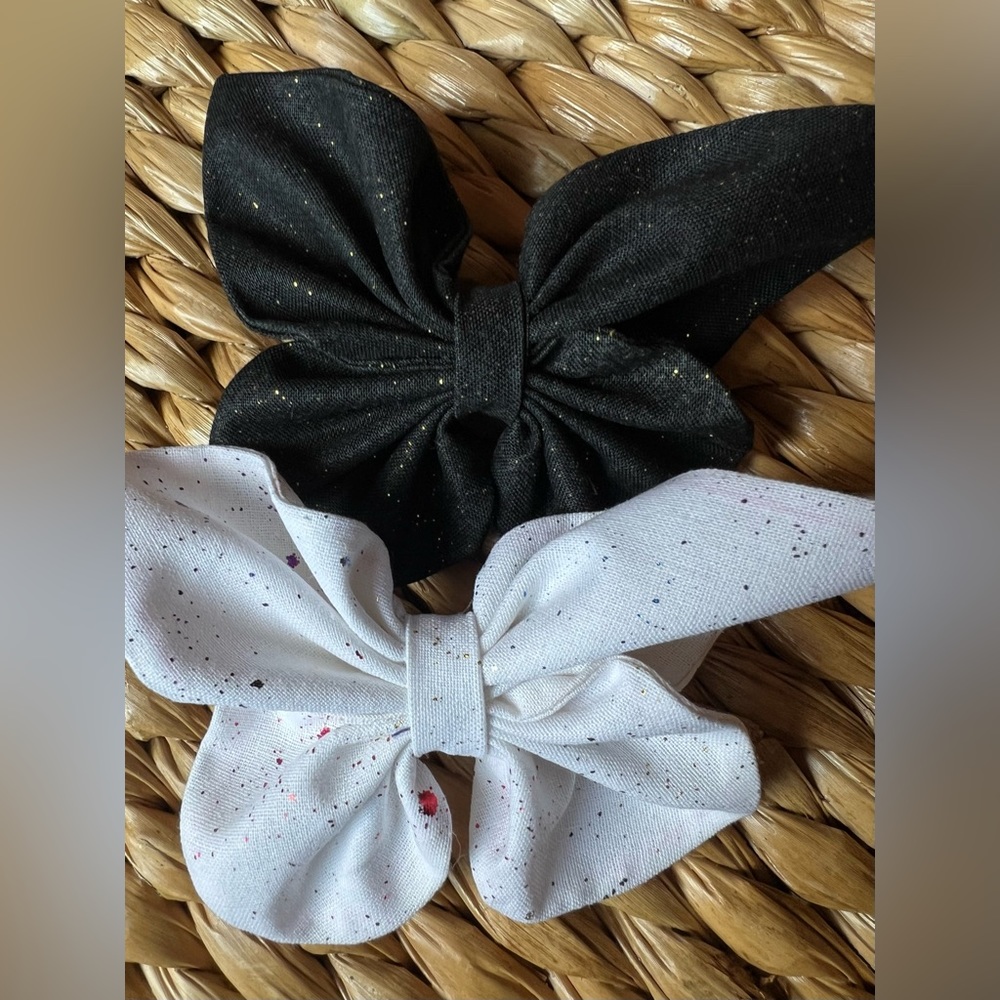 2 NEW Hair Bows Glitter Black White    Hair Clips 4.5in to 5in size